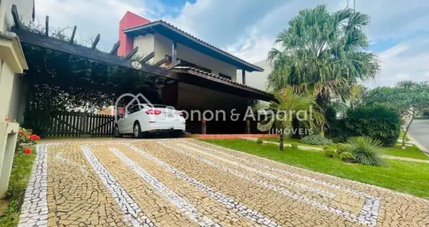 Casa Espaçosa e Confortável à Venda no Condomínio Vivenda das Quaresmeiras, em Valinhos