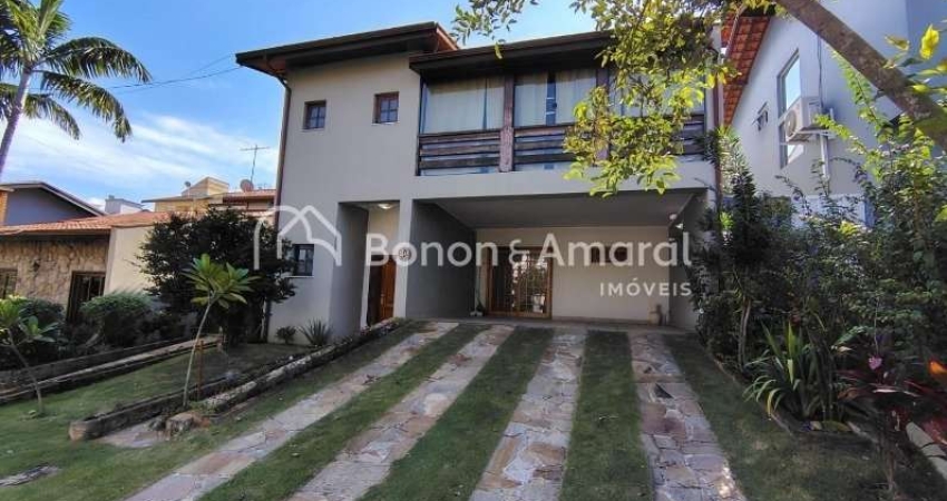 Casa em condomínio à venda em Valinhos, 3 dormitórios, 2 suítes, área gourmet e excelente localização!