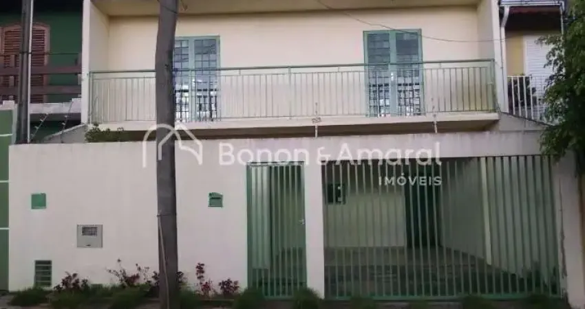 Sobrado à Venda com 4 quartos na Vila União, 176 m²