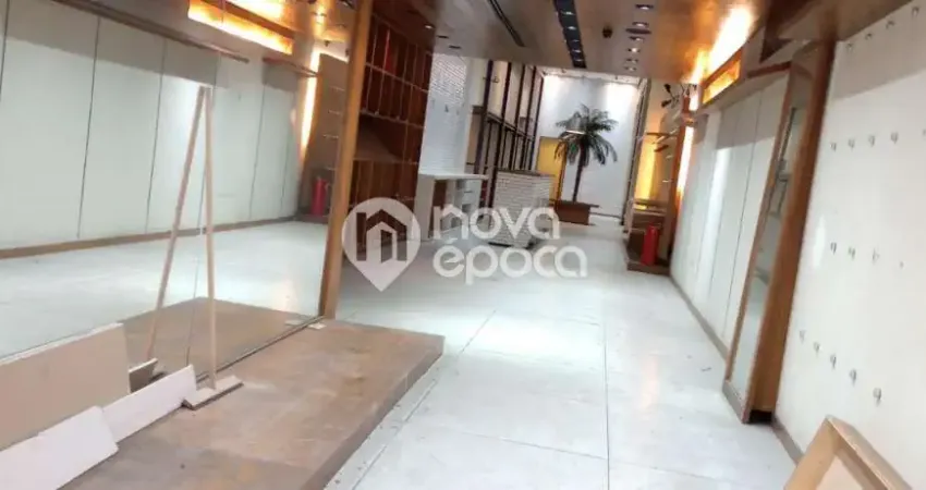Prédio de três andares para venda no Centro com 800m²