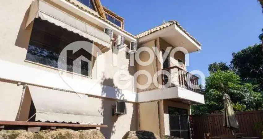 Barra da Tijuca | Casa 4 quartos, sendo 1 suite