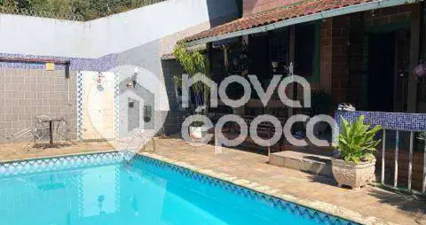 Cosme Velho | Casa 5 quartos, sendo 1 suite