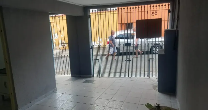 Casa com vaga e ótima localização com 1 quartos e 1 banheiros para alugar, 50 m²