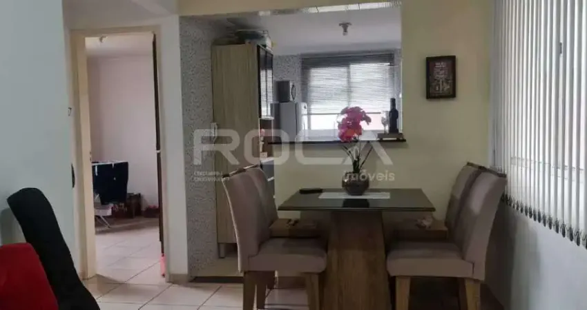 Apartamento de 2 dormitórios com armários, garagem e lavanderia em Miguel Abdelnur, São Carlos