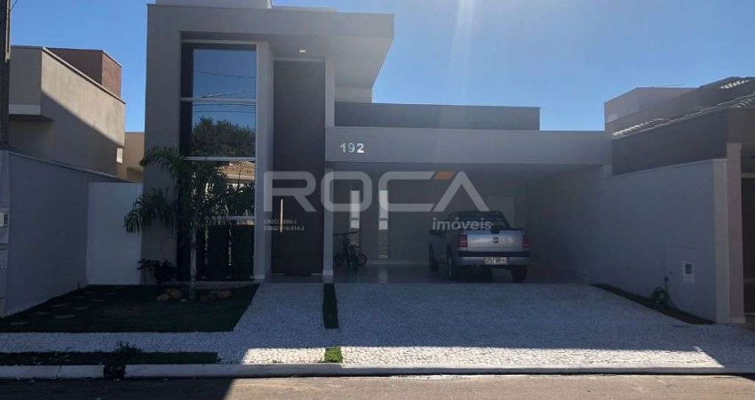 Casa padrão à venda em São Carlos, com 3 dormitórios e suíte!