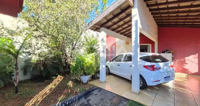 Linda Casa Padrão com 2 Dormitórios e Suíte no Jardim Acapulco, São Carlos