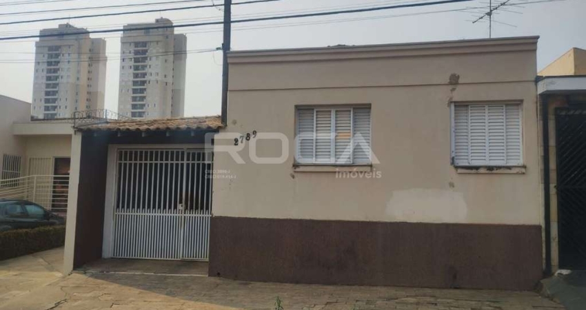Casa à venda no CENTRO de São Carlos | 2 dormitórios, 3 garagens cobertas