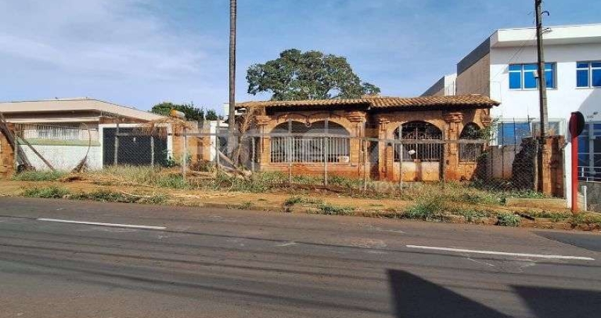 Casa de alto padrão no CENTRO de São Carlos - 4 dormitórios e suíte