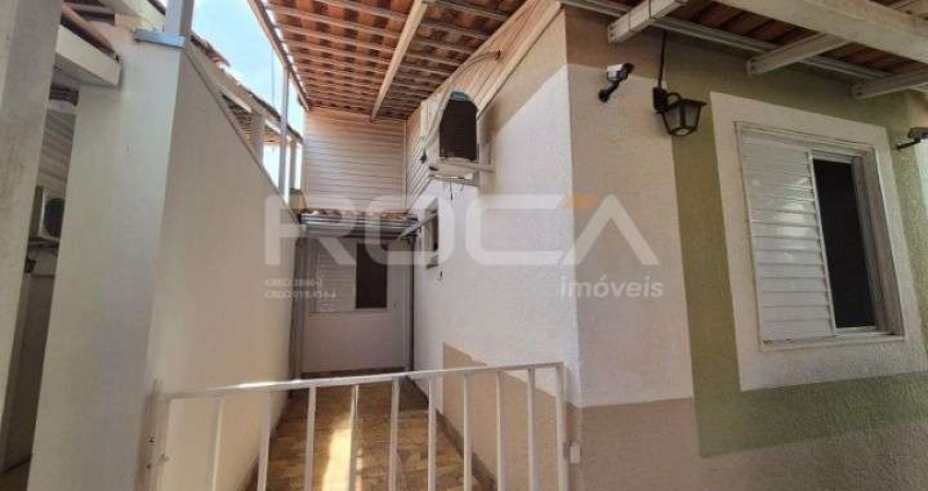 Charmosa Casa de 3 Dormitórios em Condomínio - Moradas 3, São Carlos