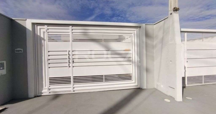 Casa à venda no bairro Parque Industrial, São Carlos - 2 dormitórios, suíte e 2 garagens!