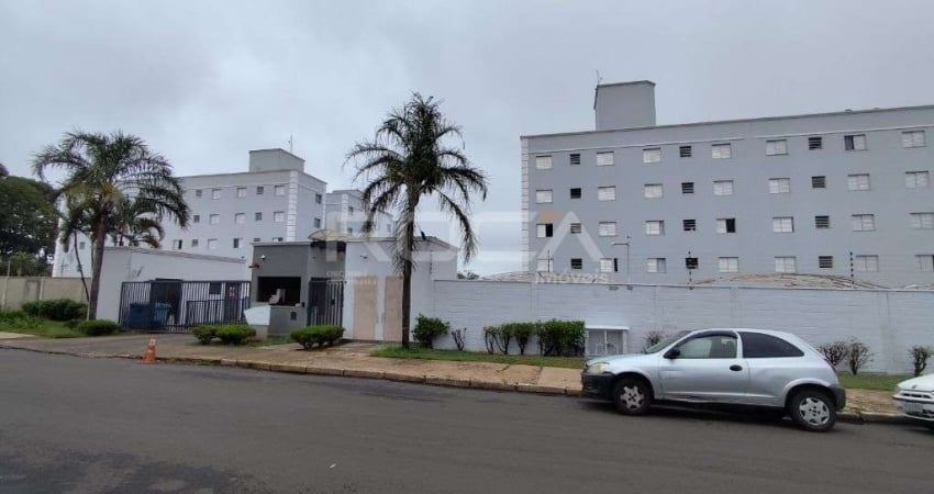 Aluguel de Apartamento Padrão com 2 Dormitórios na Vila Izabel, São Carlos