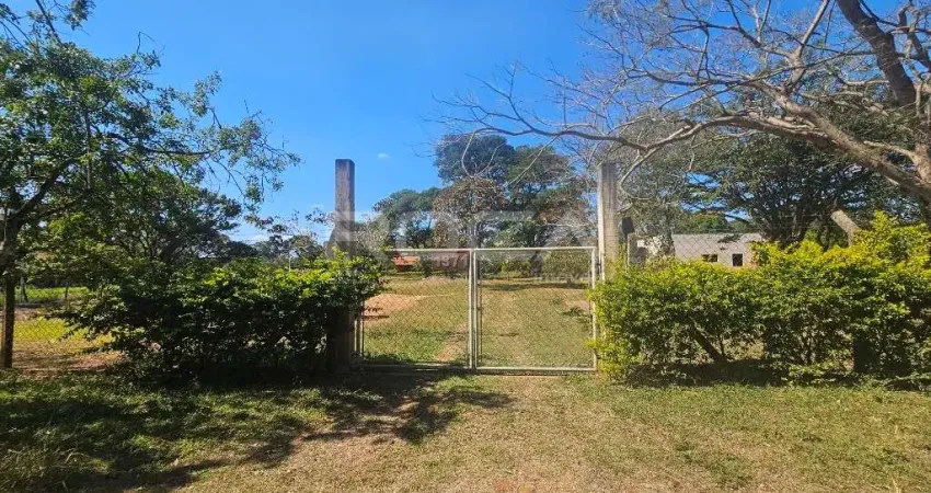 Chácara no Vale Santa Felicidade, São Carlos - 2 suítes, cozinha e garagem coberta!