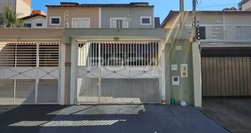 Casa à venda no Jardim Alvorada, São Carlos: 3 dormitórios, suíte, garagem coberta e mais!