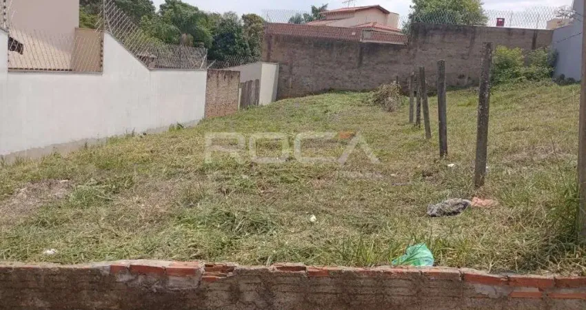 Terreno à venda na Rua José Favoretto, Jardim Hikare, São Carlos