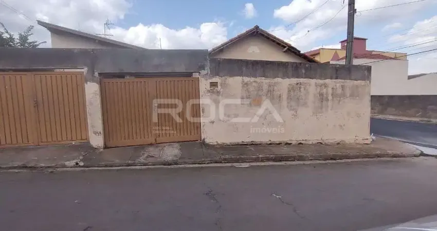 Casa padrão à venda na Vila Costa do Sol, São Carlos: 3 dormitórios, 2 banheiros e 4 garagens!