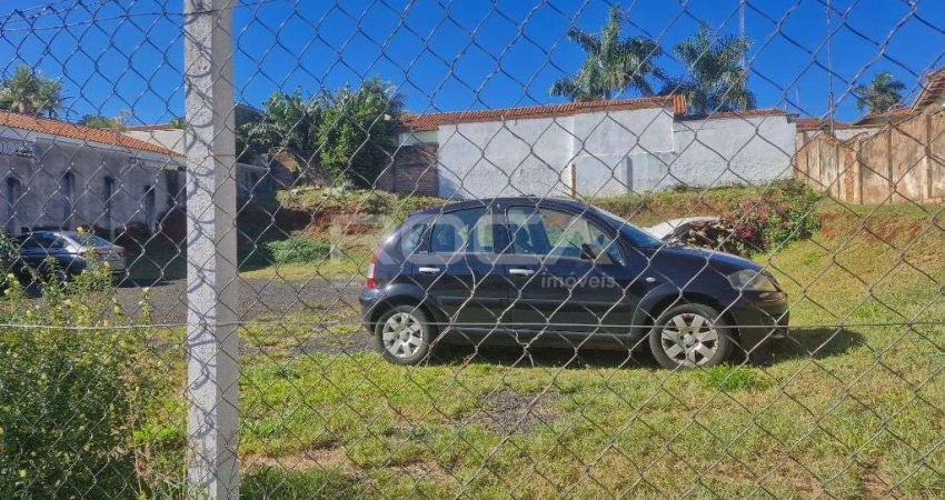 Terreno padrão à venda no Centro de São Carlos com canil