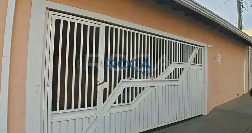 Casa à venda no Jardim Ricetti, São Carlos: 2 dormitórios e canil.