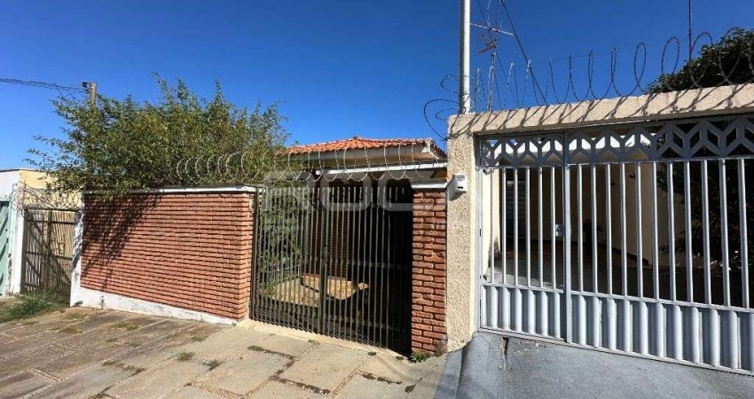 Casa padrão com 3 dormitórios na Vila Costa do Sol, São Carlos