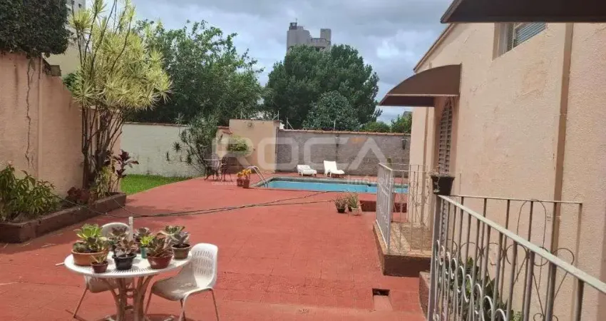Casa de alto padrão para alugar no CENTRO de São Carlos | 4 dormitórios, 2 suítes