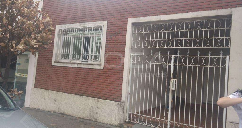 Casa padrão à venda no Centro de São Carlos - 3 dormitórios!