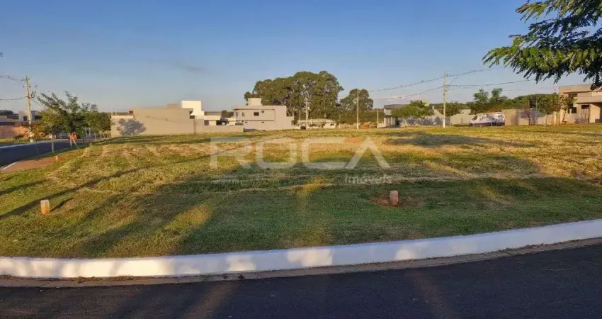 Terreno à venda em condomínio exclusivo no bairro Recanto do Sabiá, São Carlos