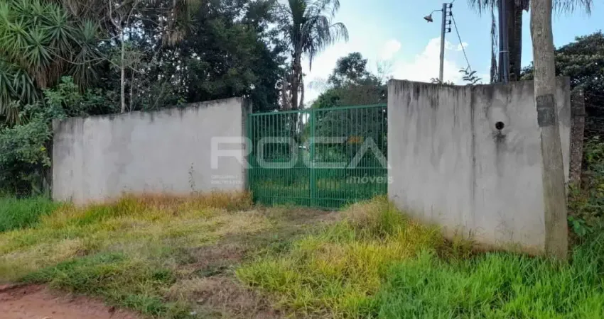Chácara à venda em São Carlos com 2 dormitórios e pomar