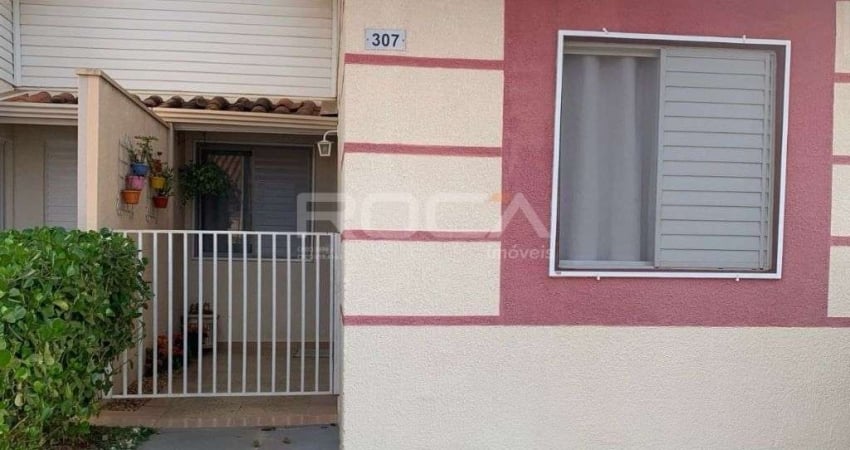 Casa à venda em Condomínio Moradas 2, São Carlos: 2 quartos, suíte, armários e 2 vagas