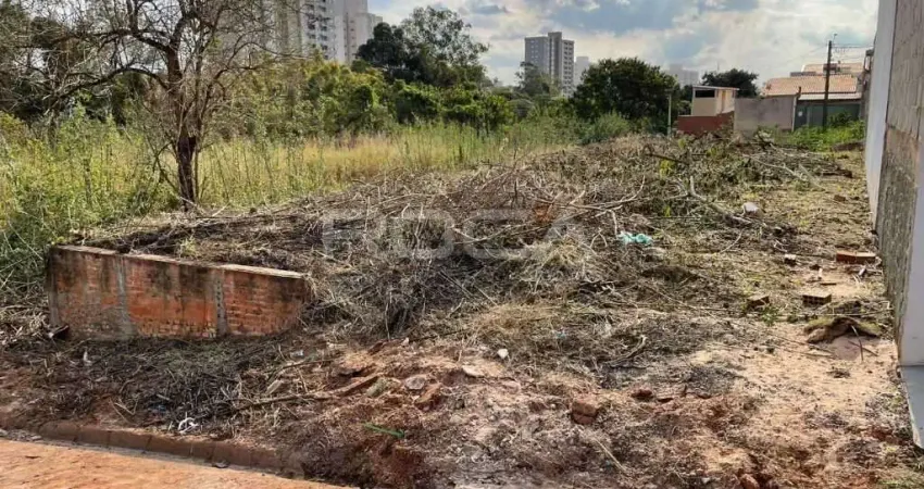 Terreno à venda no bairro Jardim de Cresci, São Carlos. Oportunidade incrível!