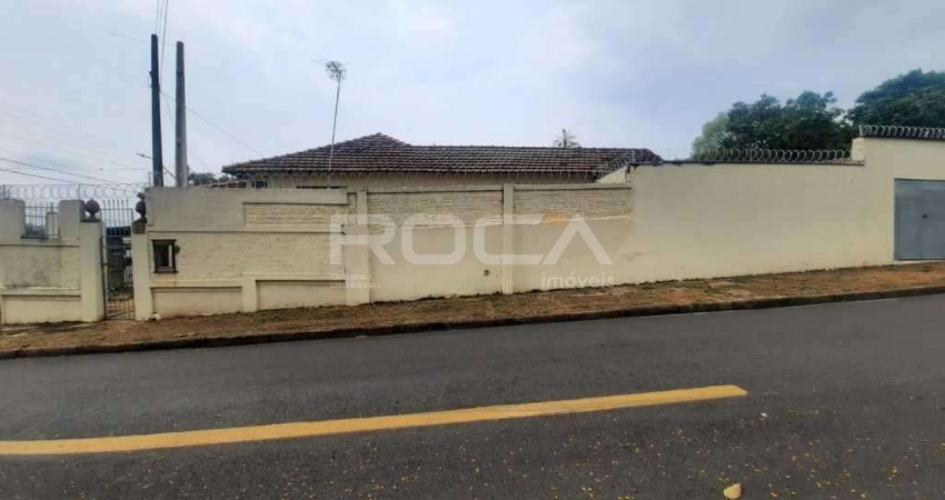 Casa à venda com 3 dormitórios na Vila Pelicano, São Carlos