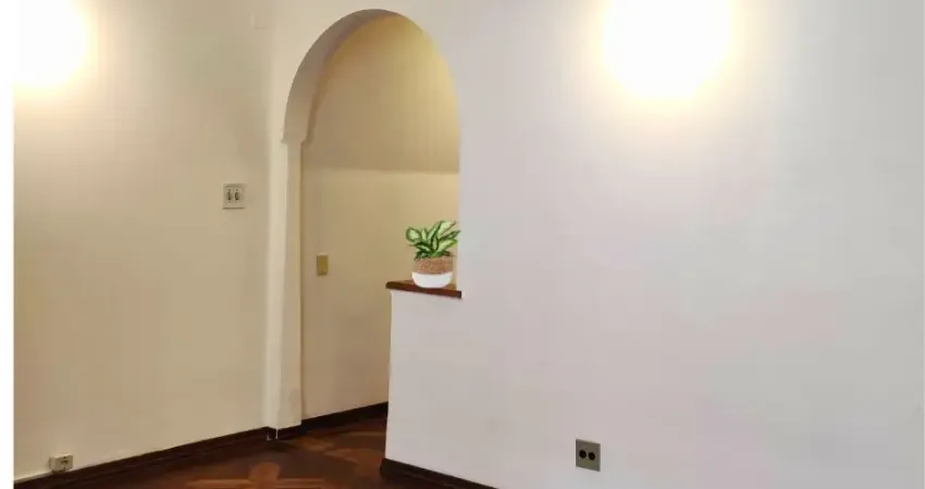 Sobrado charmoso de vila na Vila Romana com 2 dormitórios e 2 vagas,