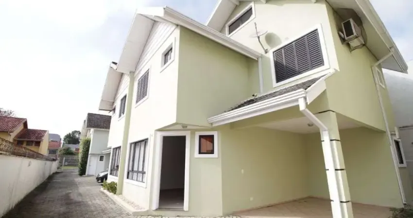 Sobrado com 3 dormitórios à venda, 127 m² por R$ 549.000,00 - Boa Vista - Curitiba/PR