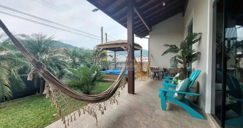 Casa para Venda em Palhoça, Praia de Fora, 4 dormitórios, 2 suítes, 4 banheiros, 1 vaga