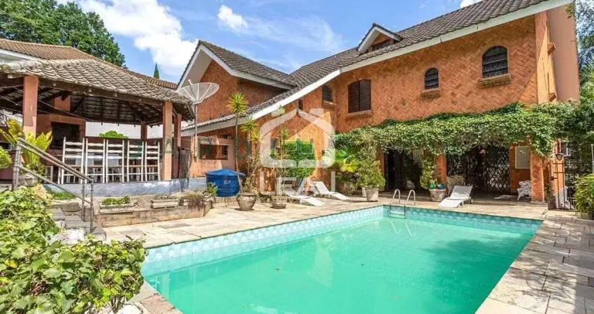 Casa com 600m²,  6 Dormitórios, 4 Suítes, 9 Vagas, à venda por R$3.990.000,00 ou locação por R$20.4