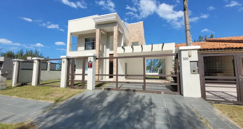 Casa com 3 quartos à venda na Rua Andira, 30, Centro, Capão da Canoa
