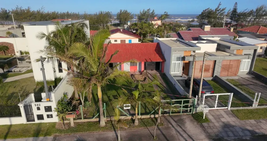 Casa à venda na Rua Andira, 45, Zona Norte, Capão da Canoa