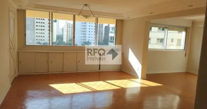 Apartamento reformado à venda no Itaim Bibi, São Paulo-SP: 2 quartos, 1 suíte, 2 salas, 2 banheiros, 1 vaga, 107m². Venha conferir!