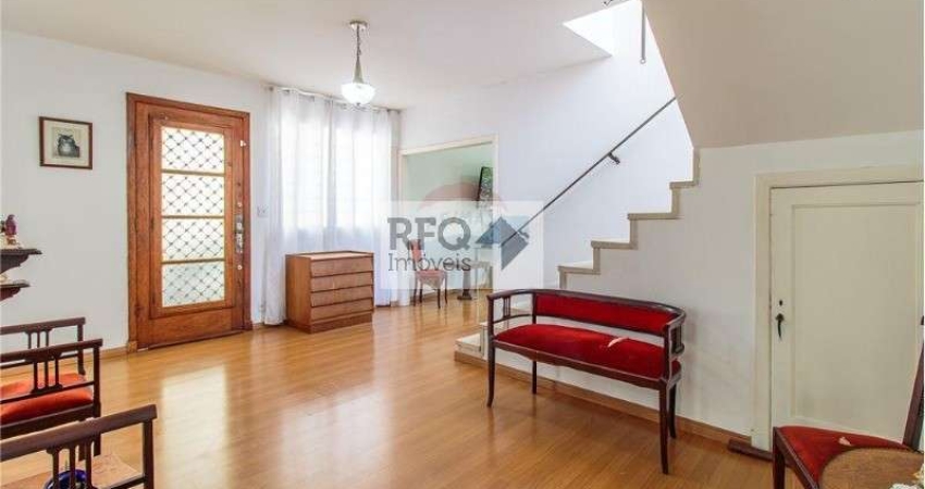 Casa com 3 dormitórios para a venda na Região do Jardim da Gloria !!