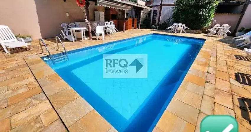 Sobrado à venda em condomínio fechado com piscina, sauna e academia na Praia da Enseada no Guaruja