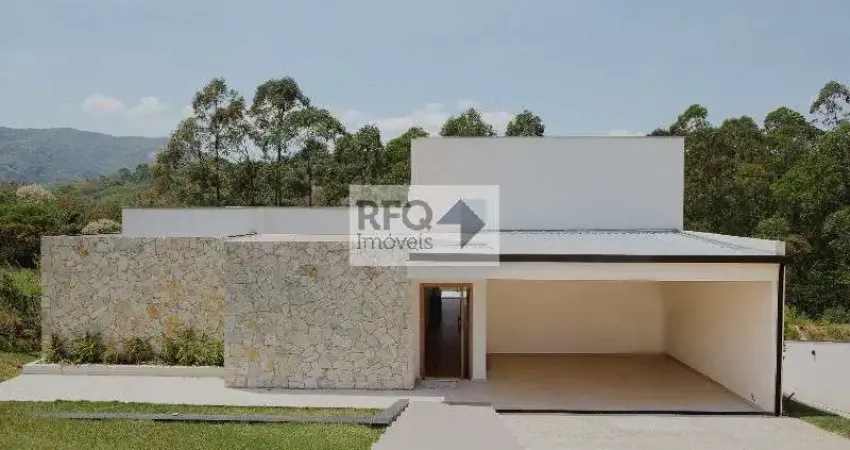 Casa de luxo em condomínio em mairiporã-sp, 3 quartos, 3 suítes, 2 salas, 4 banheiros, 6 vagas, 338,18 m².