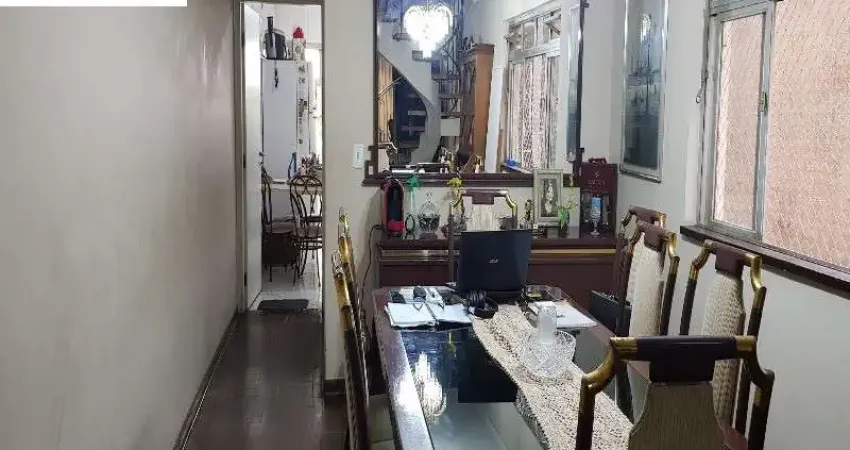 Sobrado na avenida bosque da saúde, podendo ser residencial ou comercial ou para construir algum prédio bacana!