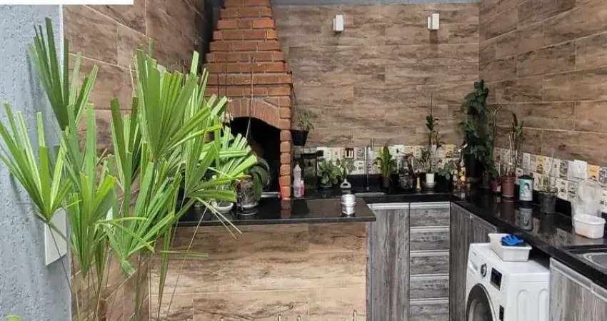 Excelente casa, toda reformada no Jardim da Glória!! Com área gourmet e duas suítes!!