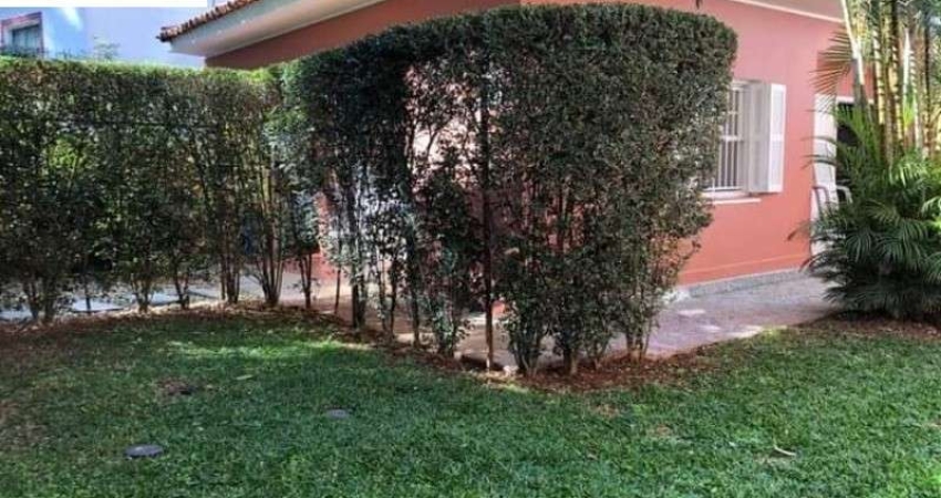 Casa linda bem localizada na Vila Nova Conceição, próximo ao Parque Ibirapuera  com 3 dormitórios!!