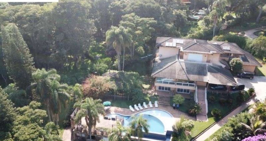Aos pés da Represa de Ibiúna, em área totalmente segura e reservada, encontra-se esta Maravilhosa propriedade.
