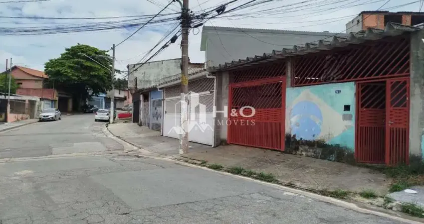 Casa ampla e muito bem localizada no bairro de Itaquera, próxima ao Shopping Metrô Itaquera e à Estação Corinthians‑Itaquera.