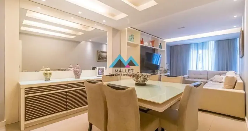 Lindo apartamento duplex de 3 quartos, sendo 1 suíte, 156 m², todo reformado, à venda em Copacabana.