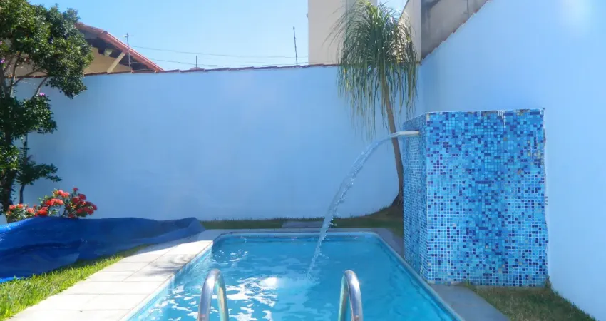 Vendo Casa com Piscina no Bairro São Carlos em Anápolis Com Entrada Zero