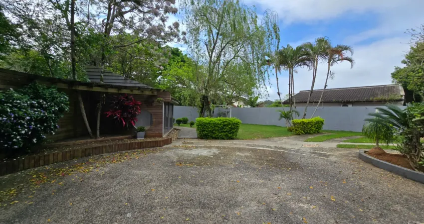 Casa com Vista Mar, 4 dormitórios - Bairro João Paulo, Florianópolis.