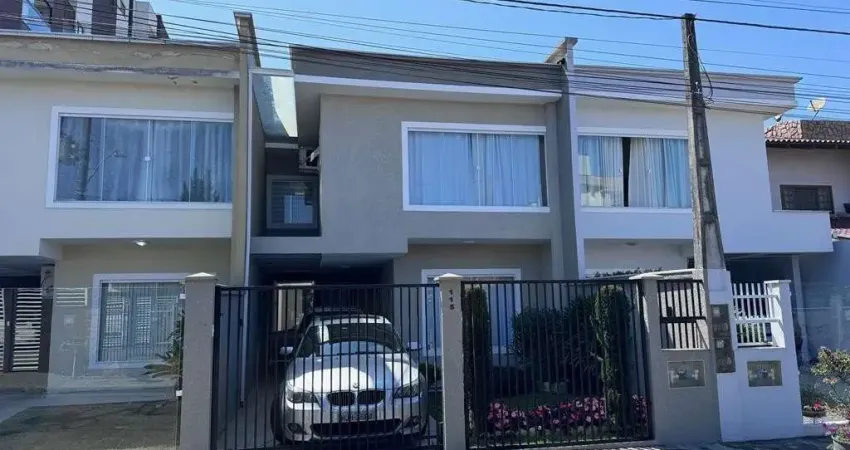 Casa com 3 quartos à venda na Rua Amandus Zibell, 115, Glória, Joinville