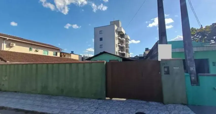 Terreno à venda na Rua Goiás, 113, Bucarein, Joinville
