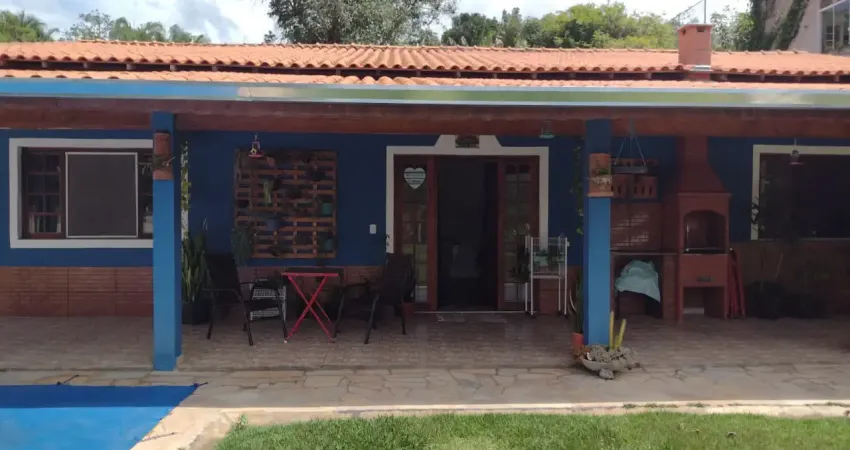 Chácara no bairro Chácaras Rodeio Mil metros quadrados 3 dormitórios com piscina